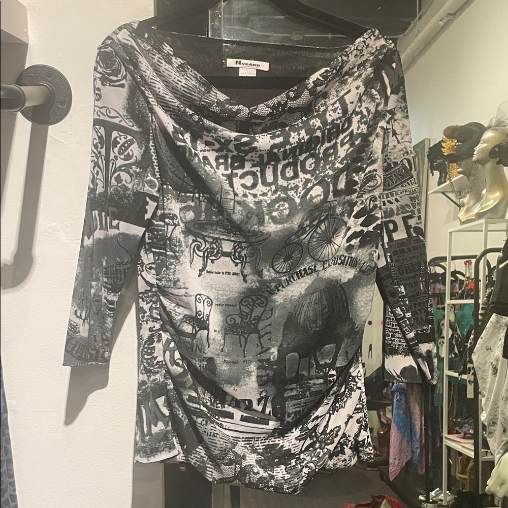 Black and White Graphic Print Top